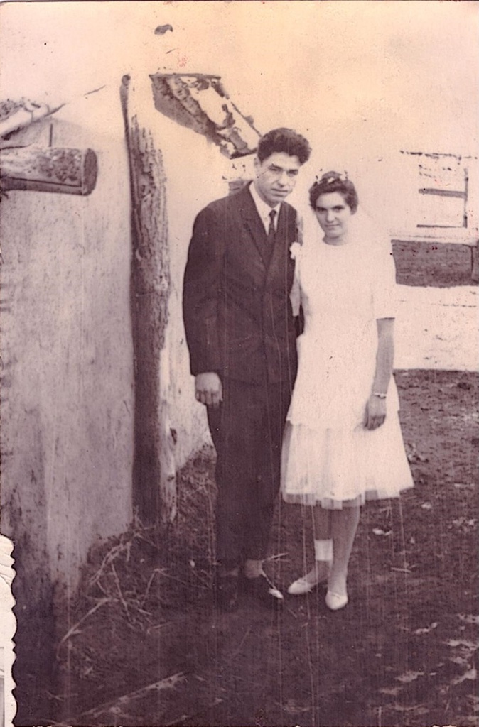 Жених и невеста, 13 апреля 1960, Куйбышевская обл., г. Отрадный. На фото семья Уваровых, Сергей и Валентина.Ныне Самарская область.Фотография из архива Евгения Бадыгова.&nbsp;