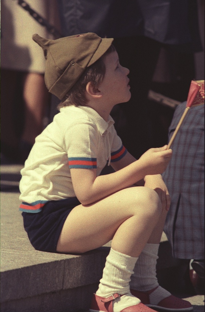 Маленький буденовец 1 мая на Красной площади, 1960-е, г. Москва