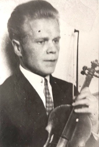 Леонид Сергеевич Блинов со скрипкой, 1935 - 1940