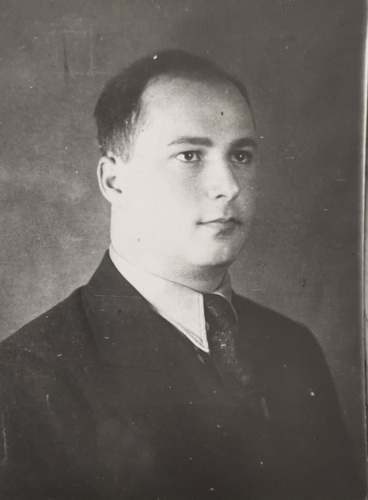 Виктор Александрович Турунбинер, 31 декабря 1934 - 1 января 1943