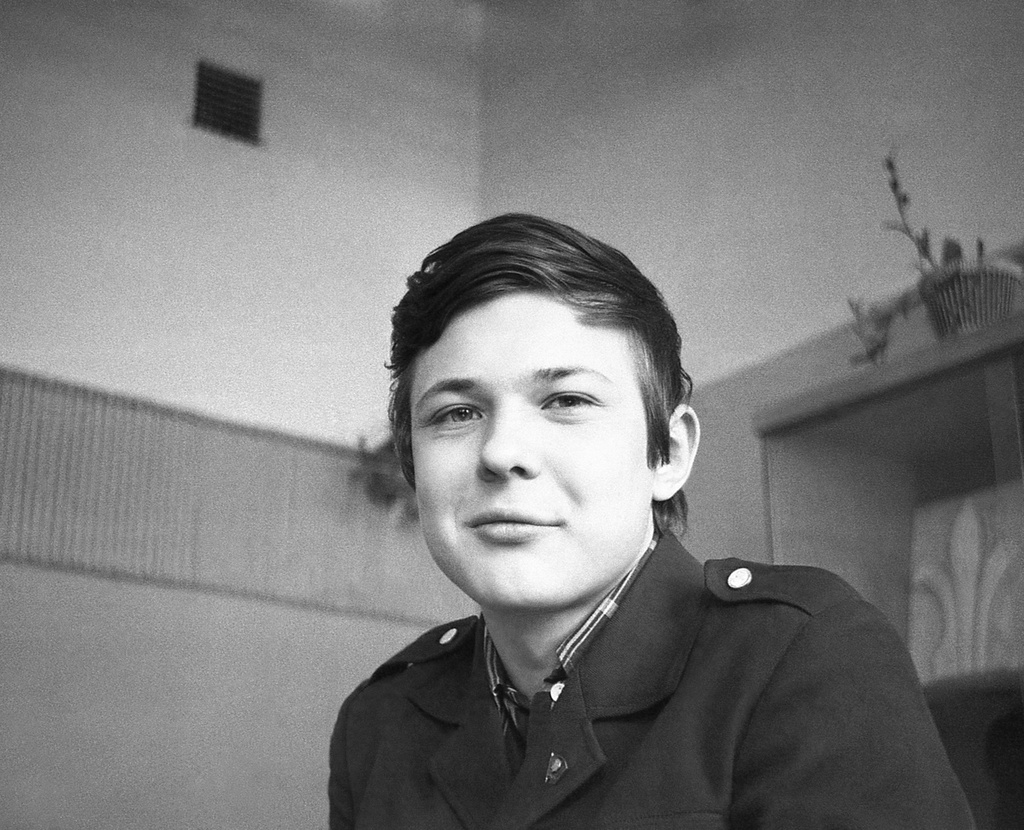 Школа № 301 в Свиблово, 8 класс «В», март 1977, г. Москва. Кабинет рисования. На перемене. Фотограф 8 класса «В» 301 школы в Свиблово, внук кинооператора и режиссера Баш (Шишлянникова) Бориса Александровича (1901–1942).  Камера «Смена 8».