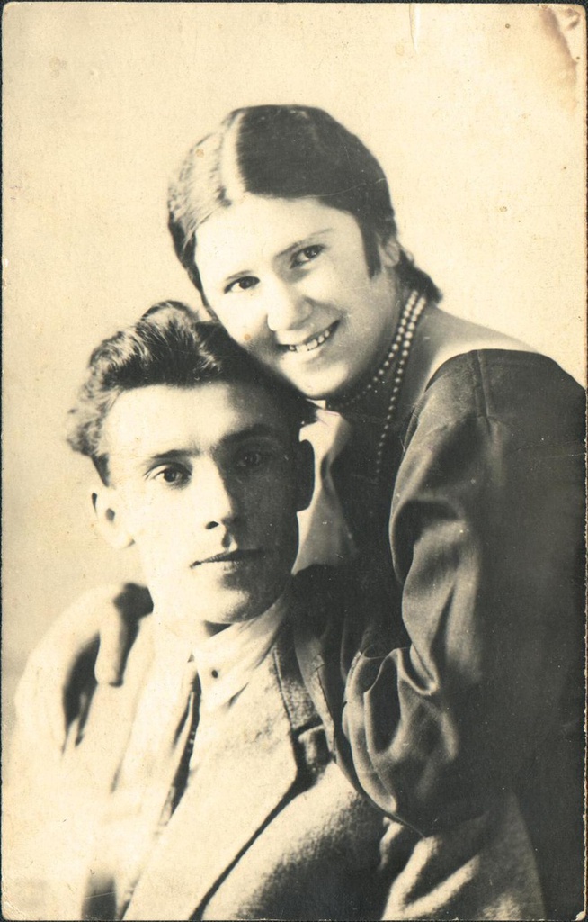 Николай Захлыстин и Тамара Грачёва вскоре после свадьбы, 1930 - 1931, г. Ленинград