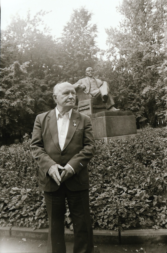 Писатель, Герой Советского Союза Николай Никольский, 20 июля 1987, г. Москва. В парке Красной пресни.