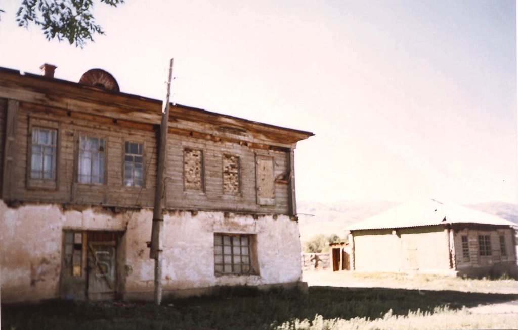 1990