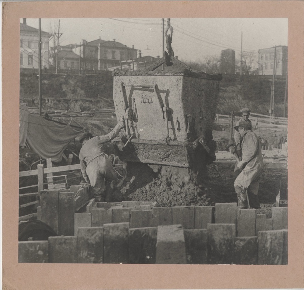 На строительной площадке Дворца Советов, 1938 - 1939, г. Москва