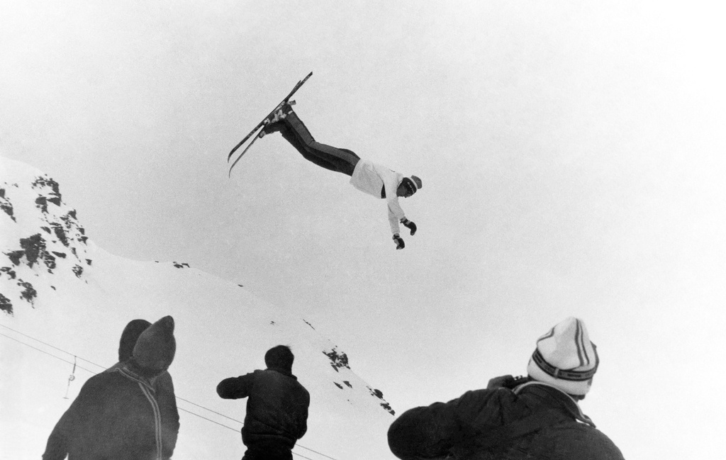 Лыжный фристайл в СССР 1980-х годов, май 1983, Кабардино-Балкария, Приэльбрусье. &nbsp;Тренировки сборной команды по фристайлу. Анатолий Чухломин.