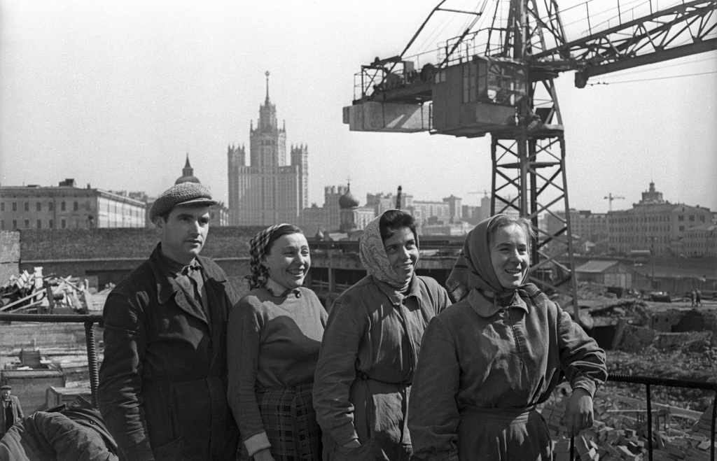 Бригада на стройке гостиницы «Россия». Москва, 1964 год, г. Москва, Зарядье