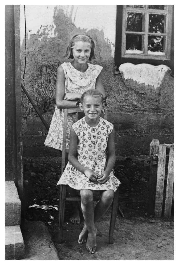 Две Наташи. Двоюродные сетры, 1 июля 1968, Украинская ССР, Днепропетровская обл.