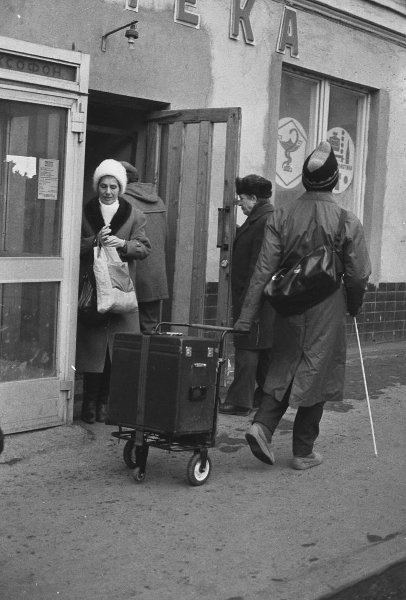 Музыкант Владимир Каллистов, декабрь 1990, г. Москва. Выставка «Аптеки ХХ века» с этой фотографией.