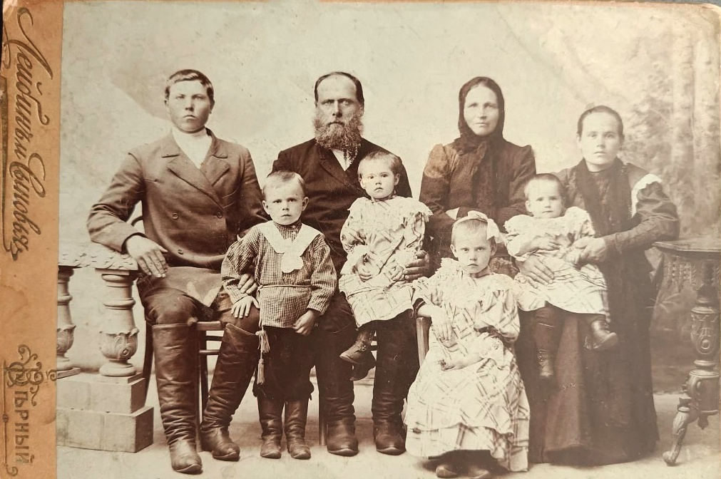 Верненская семья, 1900 - 1916, Семиреченская обл., Верненский у., г. Верный. 