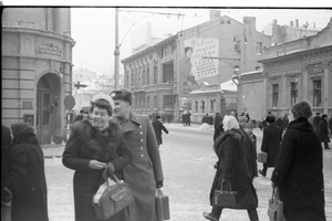 Люди на улицах города, 1964 год, г. Москва. Выставка «Люди в городе» с этой фотографией.