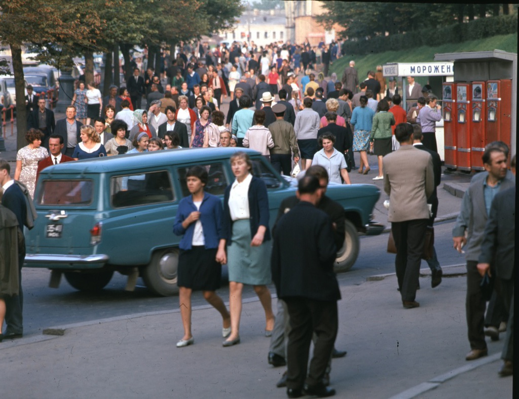 На проспекте Маркса, 1960-е, г. Москва