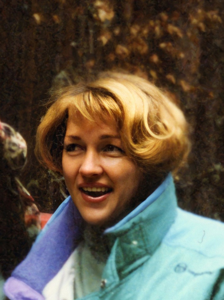 Людмила, 43 года, сентябрь 1999, Томский р-н, Томская обл., пос. Моряковка. Людмила Николаевна Чухломина (25.12.1955–28.03.2017). На этом фото сентября 1999 года, снятом возле пос. Моряковка, Томского района, Томской области, Людмиле 43 года.