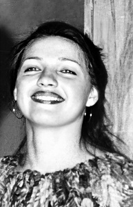 Людмила, 22 года, 1978 год, г. Томск. Людмила Николаевна Чухломина (25.12.1955–28.03.2017). На этом фото примерно середины 1978 года Людмиле (в то время Фомкиной) 22 года.