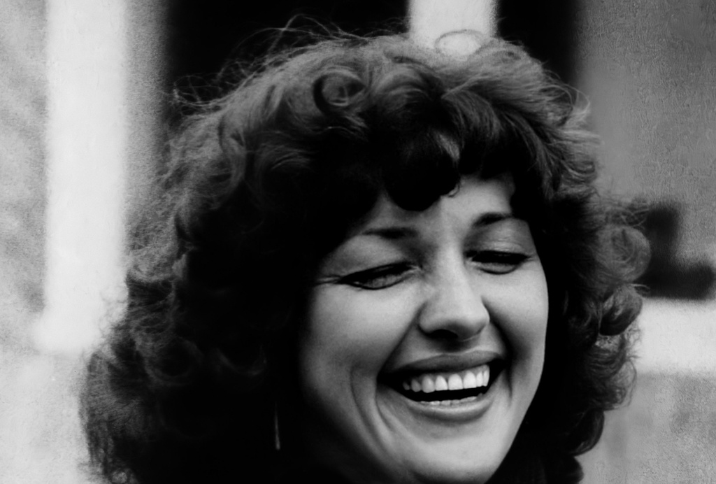 Людмила, 29 лет, 25 мая 1985, Томский р-н, Томская обл., пос. Коларово. Людмила Николаевна Чухломина (25.12.1955–28.03.2017). На этом фото 25 мая 1985 года, снятом в районе пос. Коларово, на базе отдыха Томского университета, Людмиле 29 лет.