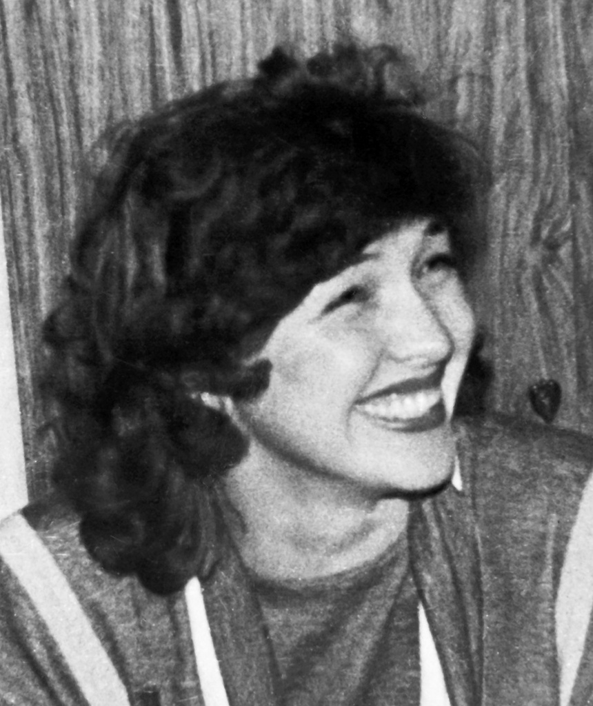 Людмила, 30 лет, декабрь 1986, г. Томск. Людмила Николаевна Чухломина (25.12.1955–28.03.2017). На этом фото декабря 1986 года, снятом в городе Томске, Людмиле 30 лет.