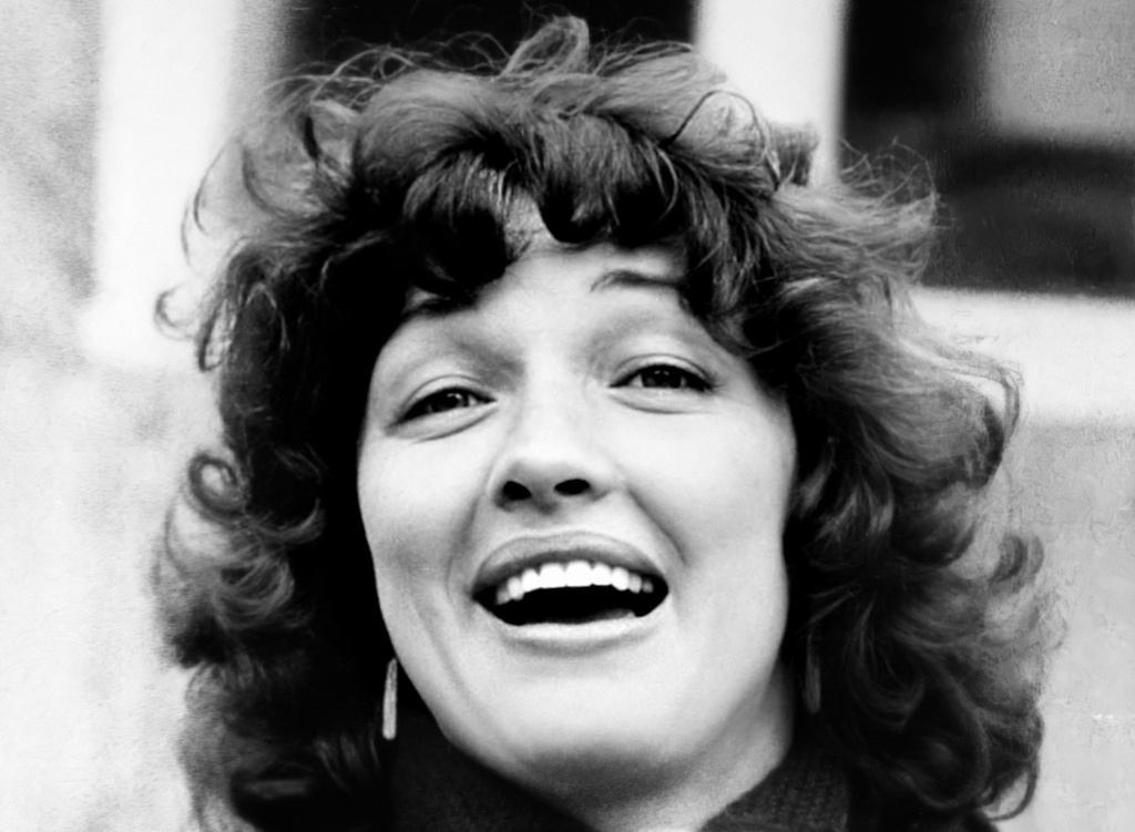 Людмила, 29 лет, 25 мая 1985, Томский р-н, Томская обл., пос. Коларово. Людмила Николаевна Чухломина (25.12.1955–28.03.2017). На этом фото 25 мая 1985 года, снятом в районе пос. Коларово на базе отдыха Томского университета, Людмиле 29 лет.