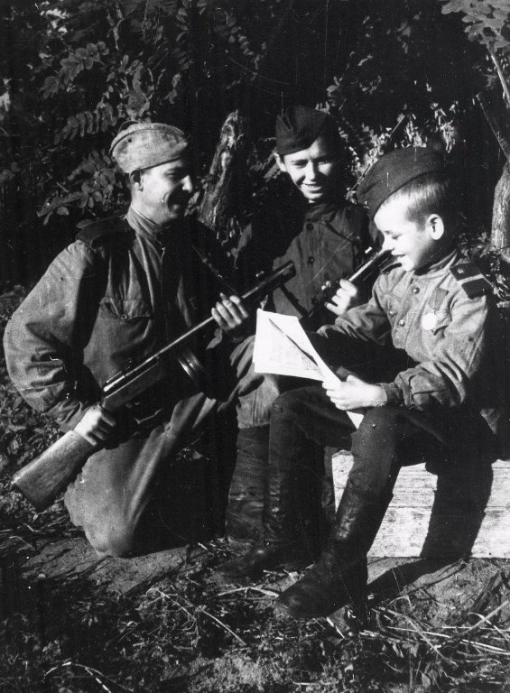 Дети на войне, 1944 год. Выставка «Дети-герои» с этой фотографией.