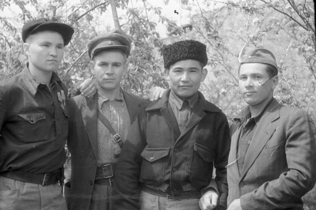 1944