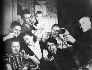 Дружные соседи, 1960 - 1965, Рязанская обл., г. Рязань. Фотография из архива Светланы Михайловны&nbsp;Добрыдневой, которую прислал&nbsp;Евгений Викторович Ахматов.