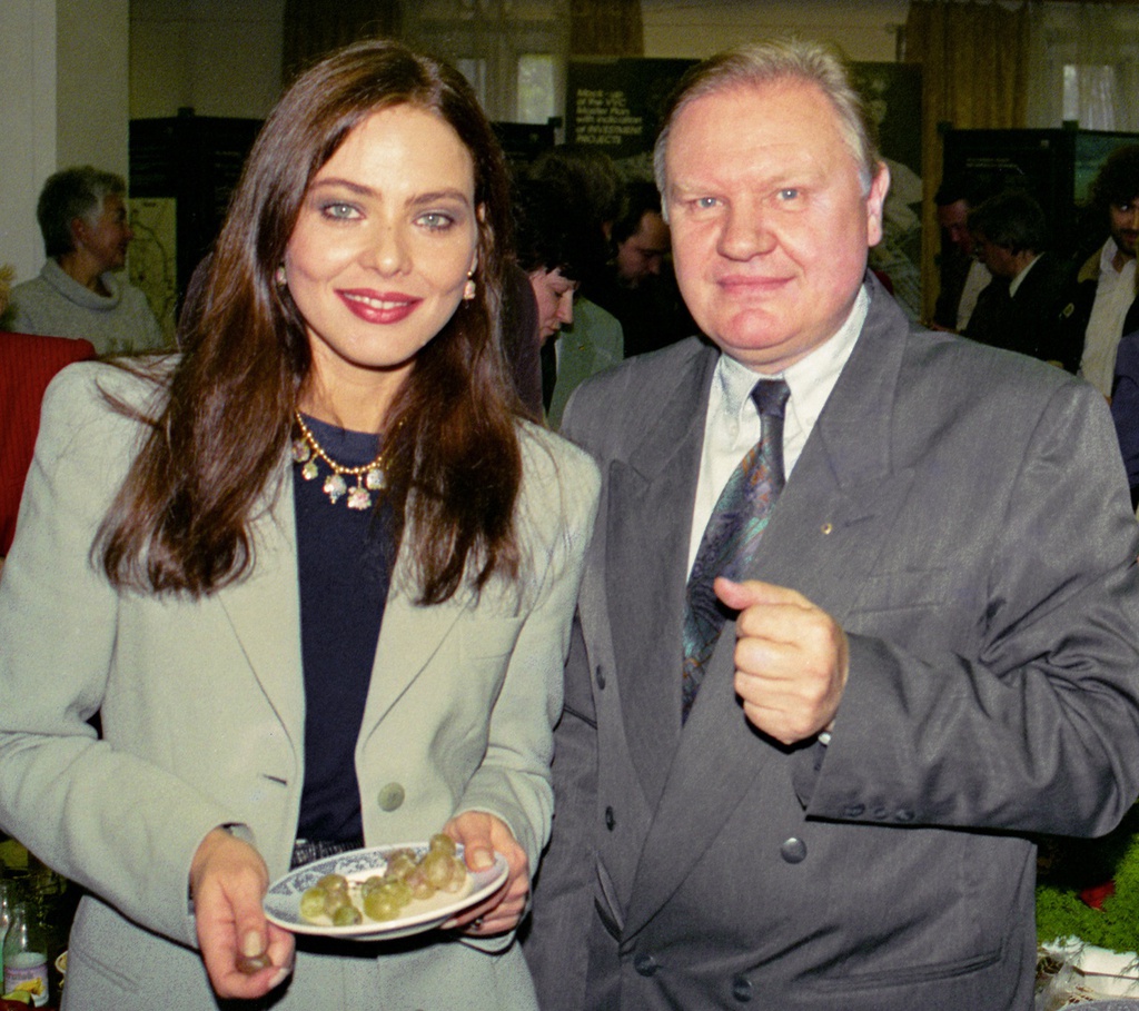 Итальянская актриса Орнелла Мути и фотокорреспондент Лев Леонидович Медведев, 19 октября 1995, г. Москва
