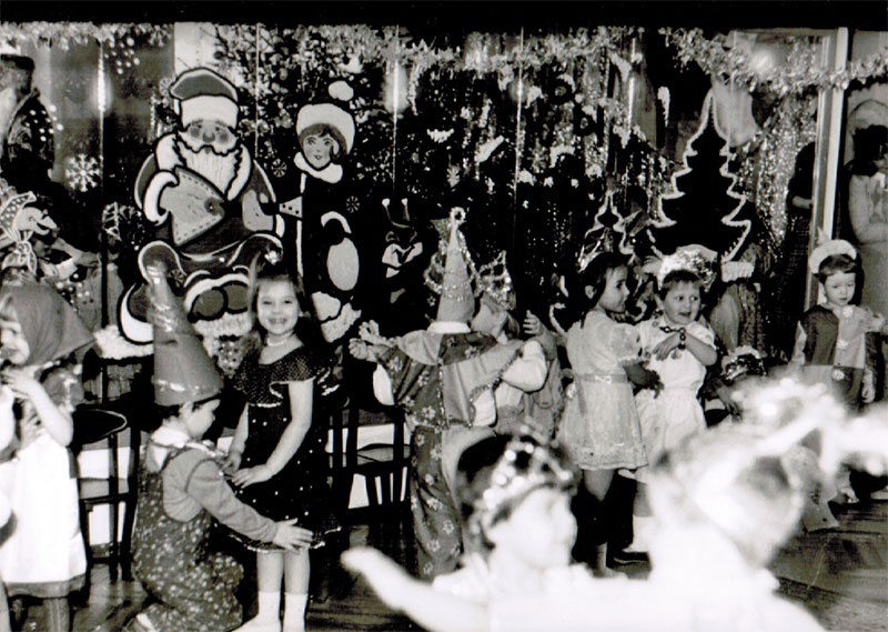 Новогодний утренник в детском саду, 27 декабря 1988, г. Москва. Новогодний утренник в детском саду. Средняя группа Г4, ясли-сад № 1671 «Родник».