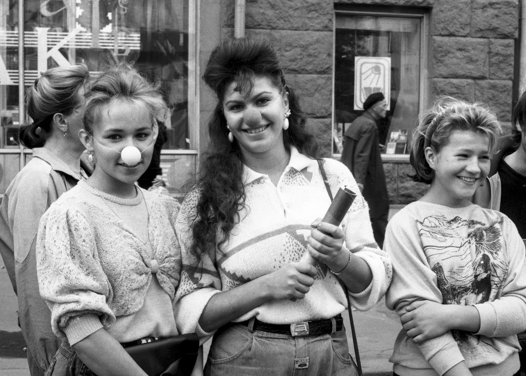 Москвичи на праздновании Дня города в Москве, 5 сентября 1992, г. Москва