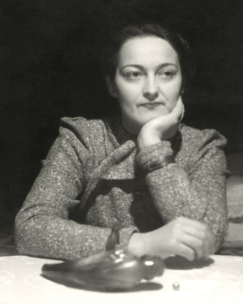 Портрет жены, 1935 год, г. Москва