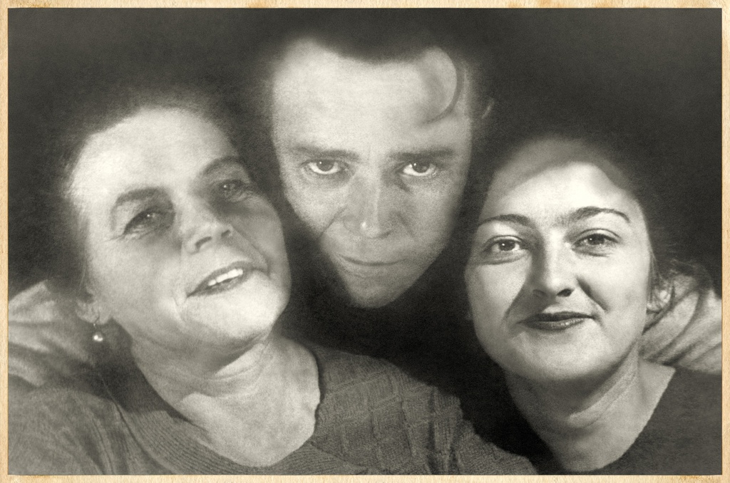 Автопортрет с тёщей и женой, 1936 год, г. Москва