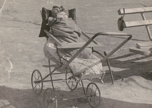 В коляске, 1 мая 1939, г. Москва