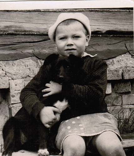 С собакой, 1944 - 1945