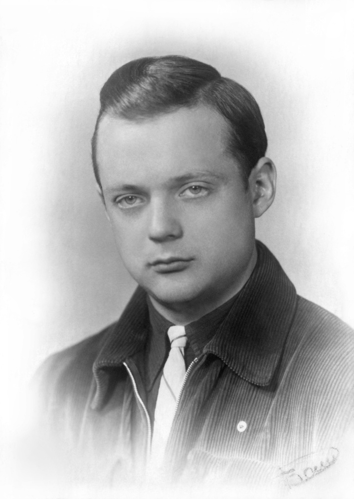 Автопортрет. 22 года, 1954 год, г. Москва