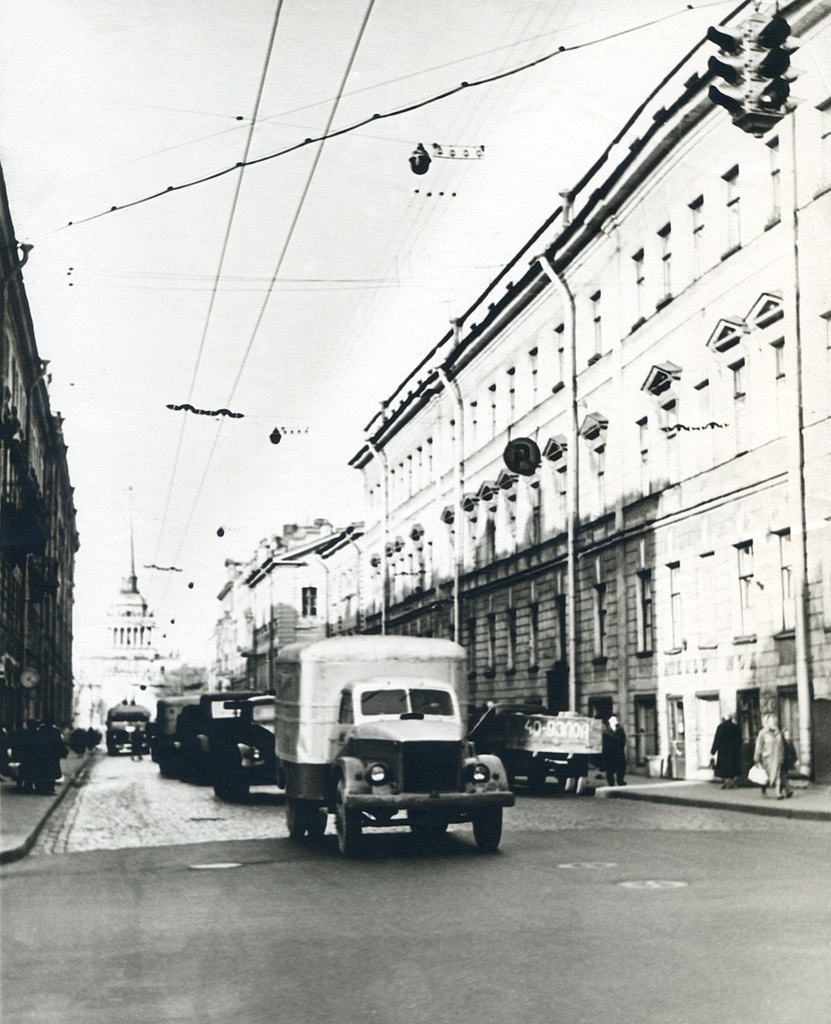 Улица Дзержинского, 1961 год, г. Ленинград. Улица Дзержинского (с 1927 по 1991 год). Сейчас – улица Гороховая.