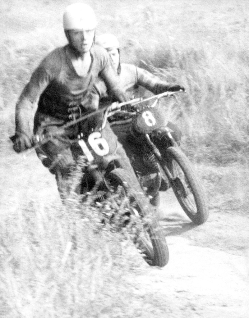 Мотокросс на Ленинских горах, 1959 - 1960, г. Москва. Где-то на трассе мотокросса.