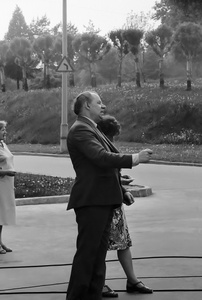 Дворец пионеров на Ленинских горах. Выступление ансамбля имени В. С. Локтева, 1983 год, г. Москва. Запись выступления хора.На фото: Алексей Сергеевич Ильин (09.02.1925 – 21.05.2004) – художественный руководитель ансамбля им В. С. Локтева и его коллеги. Концертный зал слева за кадром.