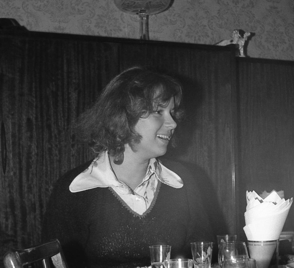 День рождения Николая Борисова – 16 лет, 1980 год, г. Москва. Осень 1980. В гостях – знакомые и одноклассники. Застолье.