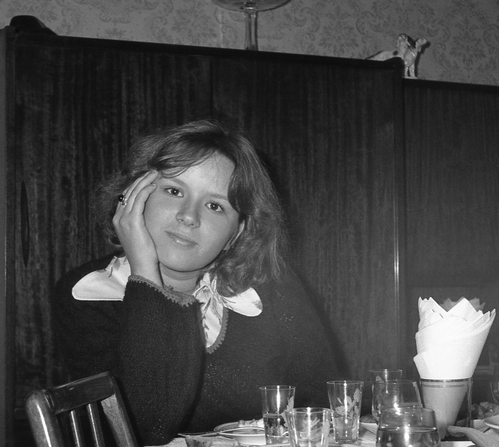 День рождения Николая Борисова – 16 лет, 1980 год, г. Москва. Осень 1980. В гостях – знакомые и одноклассники. Застолье.