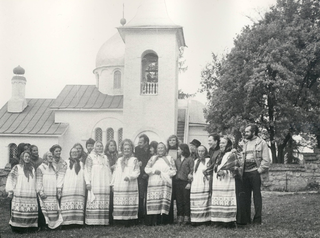 Открытие церкви Святой Троицы, 27 сентября 1985, с. Бехово. Воспоминания очевидца: «В 1985 году в этот день вновь открыли Беховскую Церковь. Помню, как Федор Дмитриевич Поленов специально подгадал торжество под церковный праздник. Накануне, в ночи, мы сняли рынду и повесили на колокольню. И когда Федор Дмитриевич перерезал ленточку, кузнец ударил в колокол».