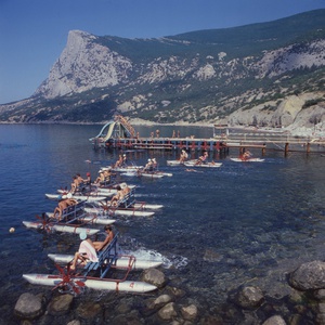 Пионерский лагерь «Артек», 1970-е, Украинская ССР, Крымская обл., пгт. Гурзуф. Из «Крымской серии».Выставка «"Артек" 1970-х советского фотожурналиста Виктора Сакка» с этим снимком.