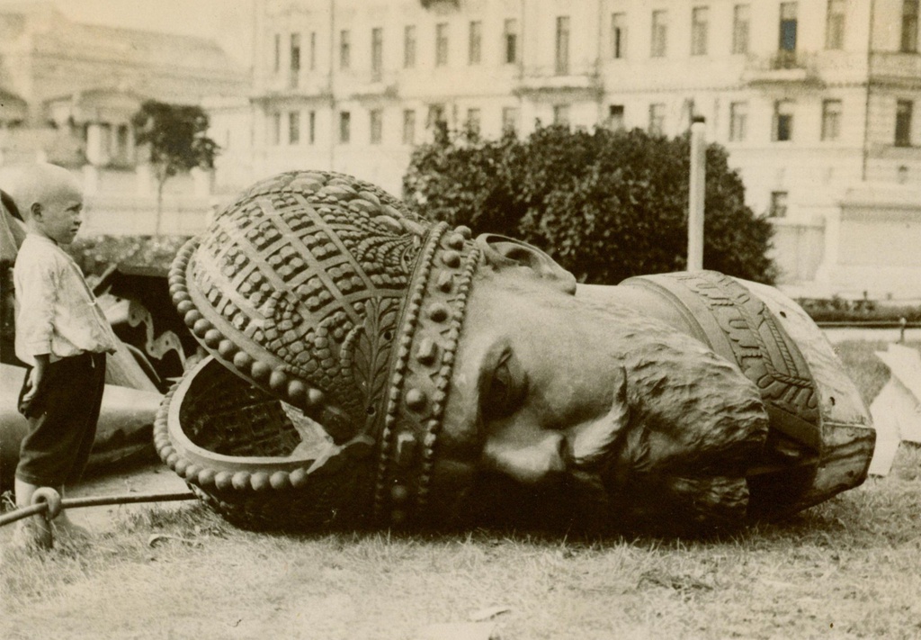 Снятие памятника Александру III, 1 августа 1918, г. Москва