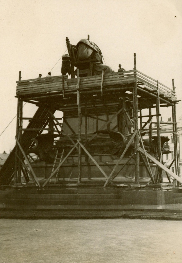 Снятие памятника Александру III, 17 июля 1918 - 1 августа 1918, г. Москва