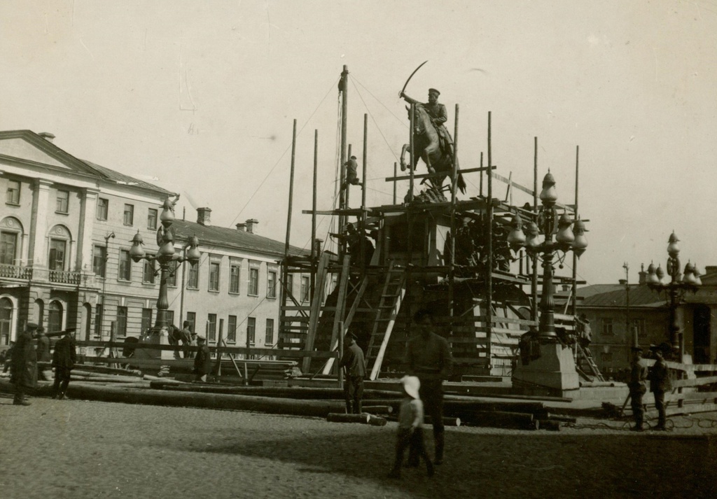Снятие памятника Михаилу Скобелеву, 12 апреля 1918 - 31 мая 1918, г. Москва