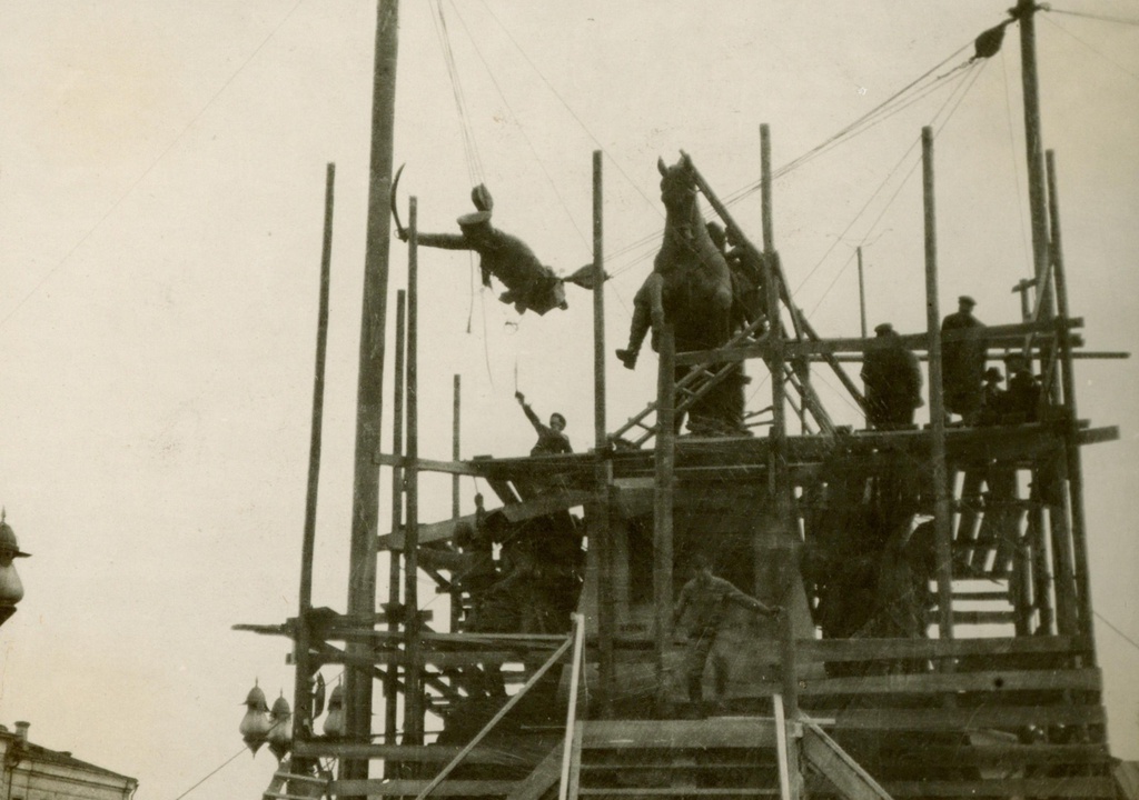 Снятие памятника Михаилу Скобелеву, 12 апреля 1918 - 31 мая 1918, г. Москва