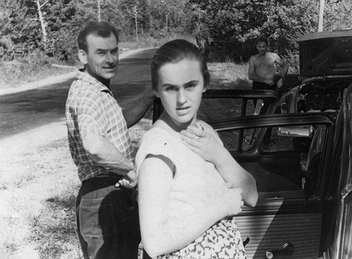 Алла Данько с отцом во время автопутешествия, 1961 год