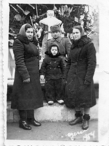 У Новогодней елки, 1954 год, Украинская ССР, г. Одесса