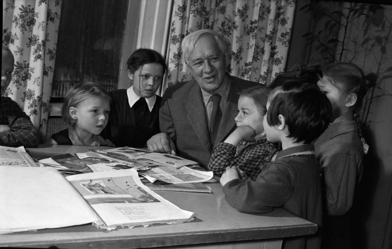 Корней Чуковский с детьми, 1959 год, Московская обл., пос. Переделкино
