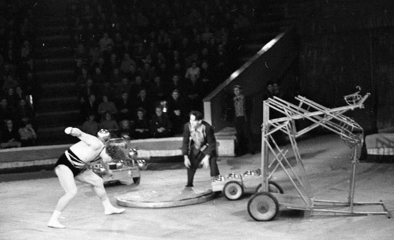 Фото "Силовой жонглер Александр Нелипович", 1963 - 1965, г. Тула ...