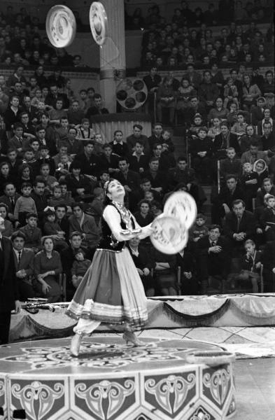 Цирк. Жонглер Нази Ширай, 1960 - 1963, г. Москва