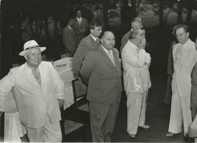 Прием на правительственной даче в Подмосковье, июнь - август 1955, Московская обл.