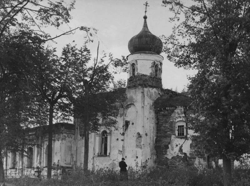 Церковь Николы в Николо-Косинском монастыре, 1948 год, Новгородская обл., г. Старая Русса. Монастырь основан в 1220 году.